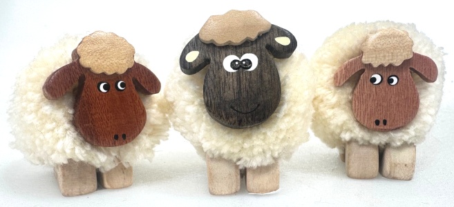 5501-SH : Sheep Pom Pom Figurine (Pack Size 36)